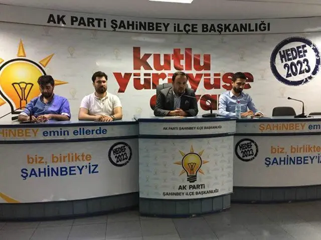 Kutlu Yürüyüş basın toplantısı — AK Parti Şahinbey İlçe Başkanlığı